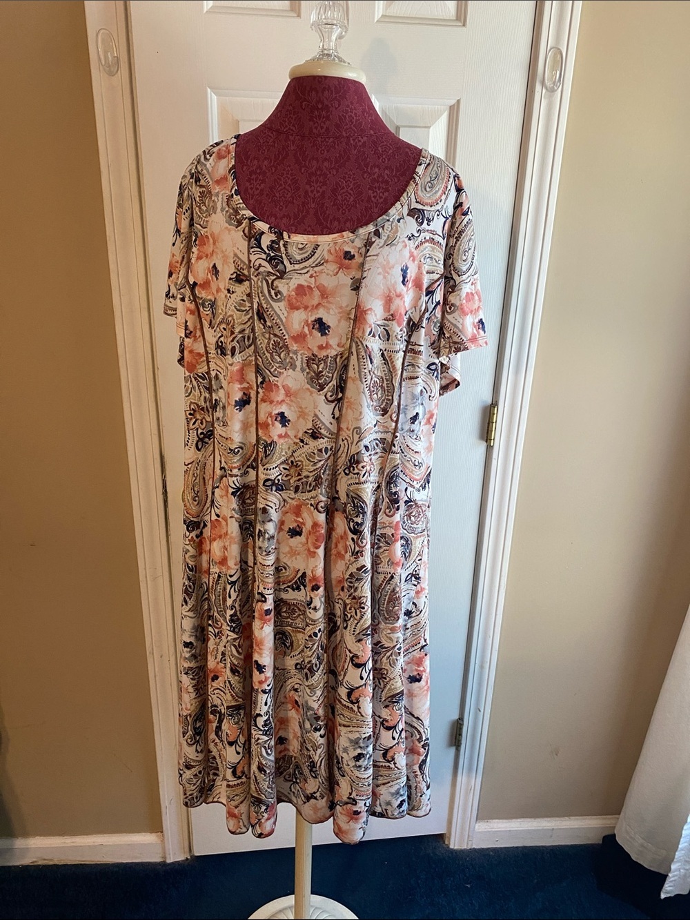 Sami & Jo Plus 26/28 Midi Scoop-Neck Dress in Peach Floral Paisley Event Wear - Picture 2 of 7